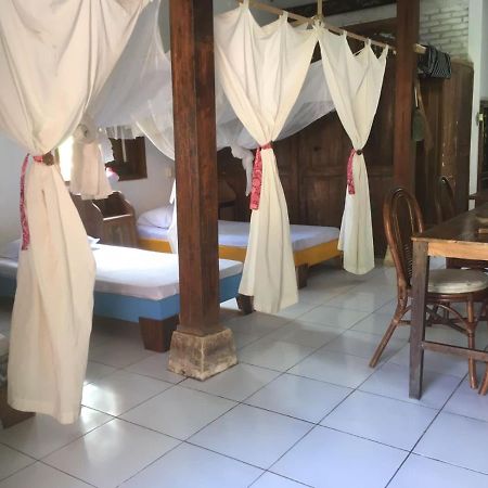 Villa Hembers Surf Camp Pacitan Esterno foto