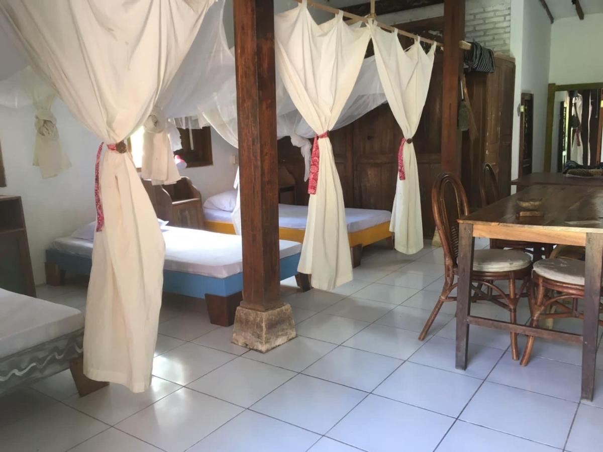 Villa Hembers Surf Camp Pacitan Esterno foto