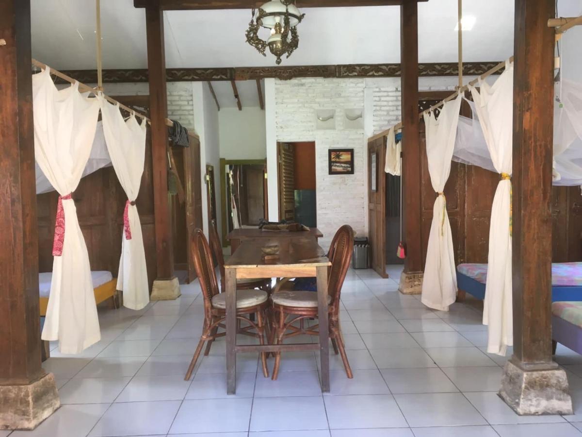 Villa Hembers Surf Camp Pacitan Esterno foto