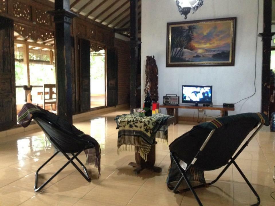 Villa Hembers Surf Camp Pacitan Esterno foto