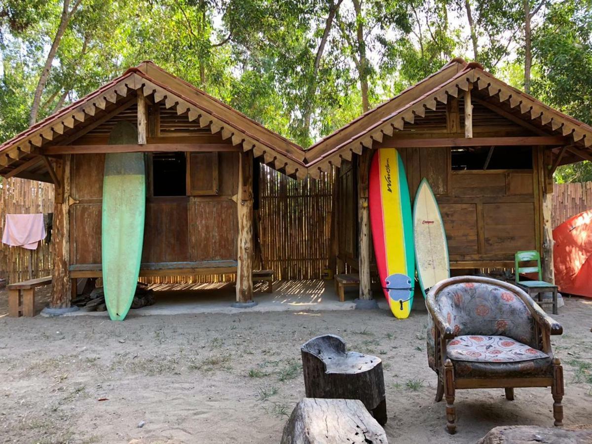 Villa Hembers Surf Camp Pacitan Esterno foto