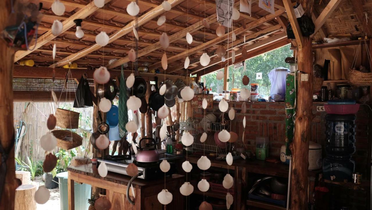 Villa Hembers Surf Camp Pacitan Esterno foto