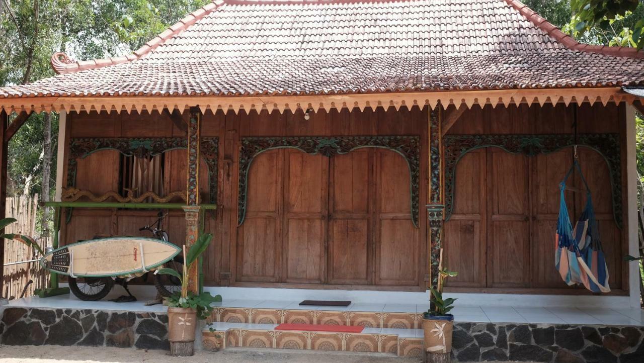 Villa Hembers Surf Camp Pacitan Esterno foto