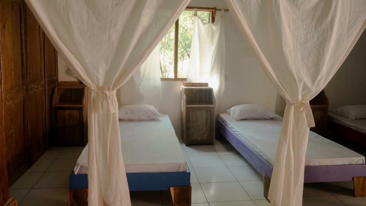 Villa Hembers Surf Camp Pacitan Esterno foto